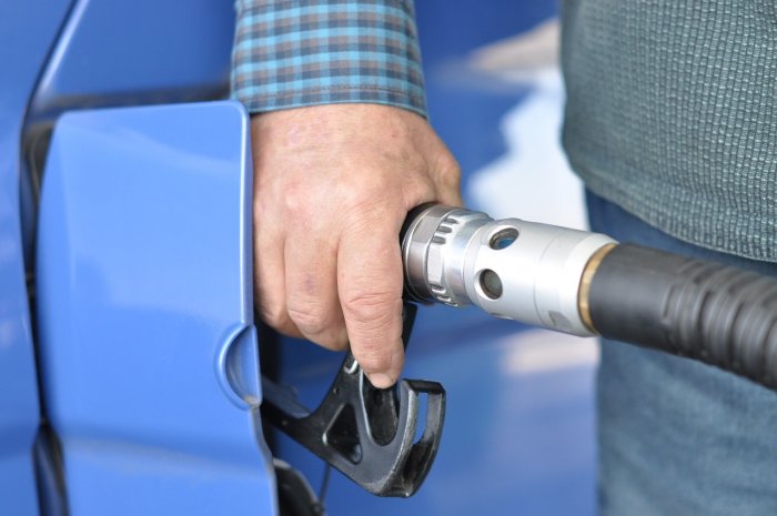 Motor Fuel Prices Fall Below Avg in Neighboring Countries
